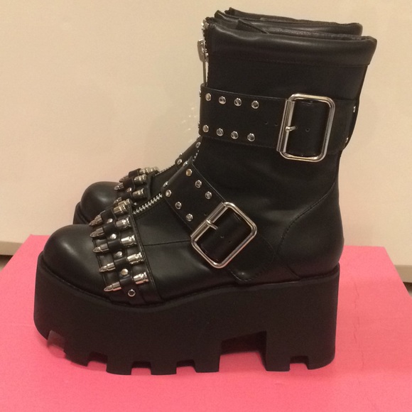 ❌SOLD❌Dolls Kill Charla Tedrick Loaded Ankle Boots - Picture 2 of 15